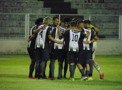 Araxá Esporte vence Paracatu nessa noite de quarta