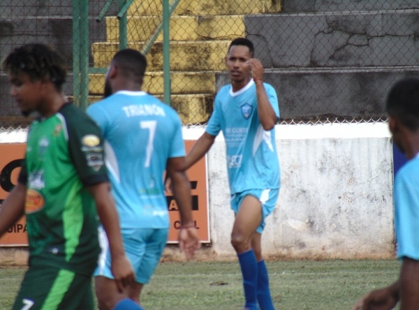 Trianon garante liderança da Amapar com vitória fora