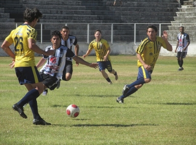 Gardenal fecha o gol, Buzu marca! Arachás vence a primeira da final