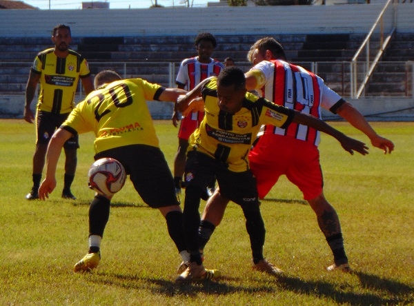 Máfia vence Vila Nova e está na final da Copa dos Campeões