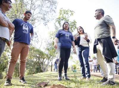 Alunos da EJA apresentam peça teatral na Fazendinha