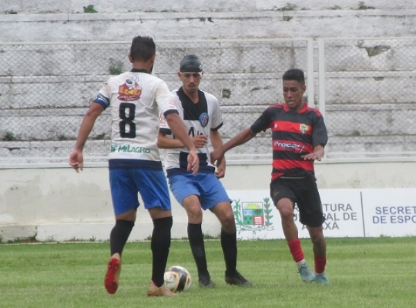 Dona Adélia vence e aumenta vantagem sobre Fazenda Campos